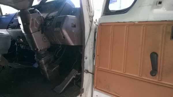 ขาย 10 ล้อ เพลาเดียว HINO KT925 วางหัว SUMO227 เครื่อง EH700 168 แรงม้า ช่วงล่างใหญ่ คัสซีสวย พวงมาลัยพาวเวอร์ ทะเบียนพร้อมโอนครับ