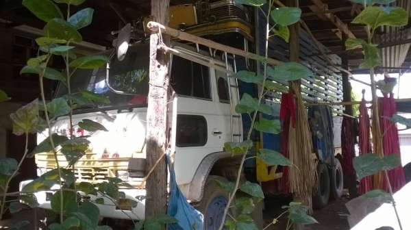 ขาย 10 ล้อ เพลาเดียว HINO KT925 วางหัว SUMO227 เครื่อง EH700 168 แรงม้า ช่วงล่างใหญ่ คัสซีสวย พวงมาลัยพาวเวอร์ ทะเบียนพร้อมโอนครับ