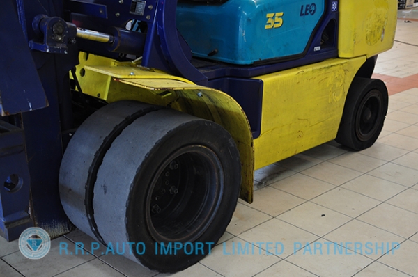 ขายรถโฟล์คลิฟท์มือสอง KOMATSU รุ่น FD35W7  ราคา 470,000 บาท นำเข้าจากประเทศญี่ปุ่น 100\% ไม่เคยใช้งานในประเทศไทย