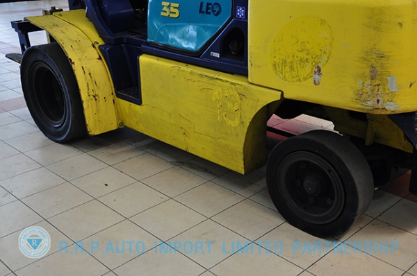 ขายรถโฟล์คลิฟท์มือสอง KOMATSU รุ่น FD35W7  ราคา 470,000 บาท นำเข้าจากประเทศญี่ปุ่น 100\% ไม่เคยใช้งานในประเทศไทย