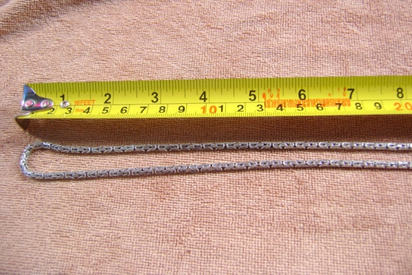 สร้อยคอเงิน และสร้อยข้อมือ