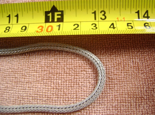 สร้อยคอเงิน และสร้อยข้อมือ