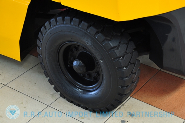 ขายรถโฟล์คลิฟท์มือสอง TCM รุ่น FD25Z2  ราคา 245,000 บาท นำเข้าจากประเทศญี่ปุ่น 100\% ไม่เคยใช้งานในประเทศไทย