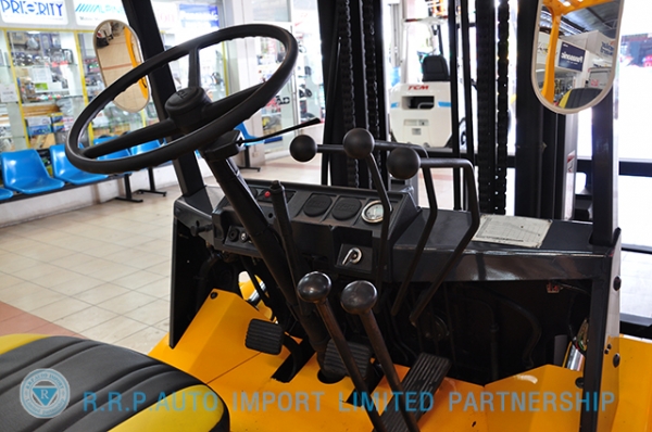 ขายรถโฟล์คลิฟท์มือสอง TCM รุ่น FD25Z2  ราคา 245,000 บาท นำเข้าจากประเทศญี่ปุ่น 100\% ไม่เคยใช้งานในประเทศไทย