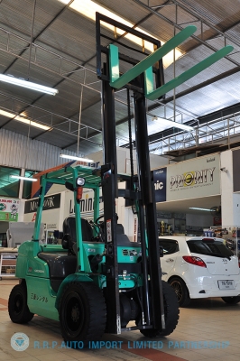 ขายรถโฟล์คลิฟท์มือสอง MITSUBISHI รุ่น FD30T GRENDIA  ราคา 435,000 บาท นำเข้าจากประเทศญี่ปุ่น 100\% ไม่เคยใช้งานในประเทศไทย