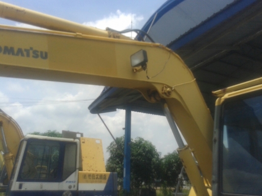 รถแบคโฮ KOMATSU รถแบคโฮ KOMATSU
