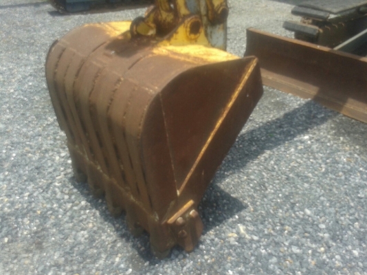 รถแบคโฮ KOMATSU รถแบคโฮ KOMATSU