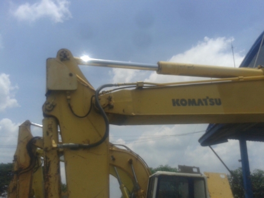 รถแบคโฮ KOMATSU รถแบคโฮ KOMATSU