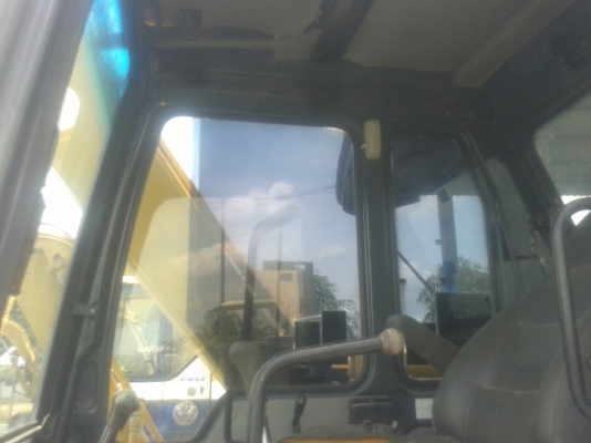 รถแบคโฮ KOMATSU รถแบคโฮ KOMATSU