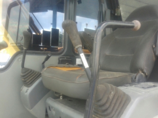 รถแบคโฮ KOMATSU รถแบคโฮ KOMATSU