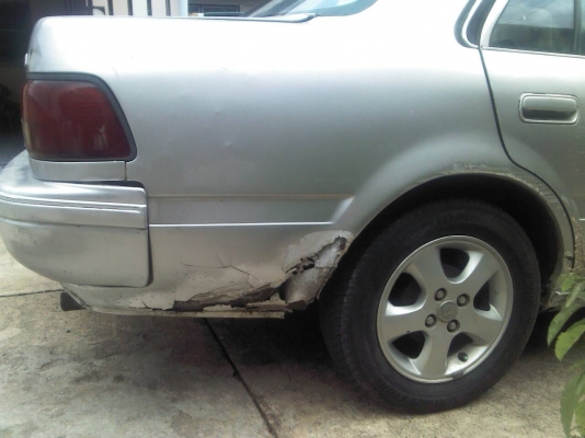 โตโยต้าโคโลน่า แป๊ะยิ้ม