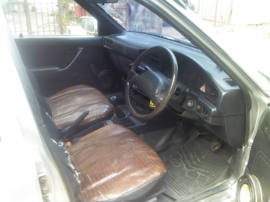 โตโยต้าโคโลน่า แป๊ะยิ้ม