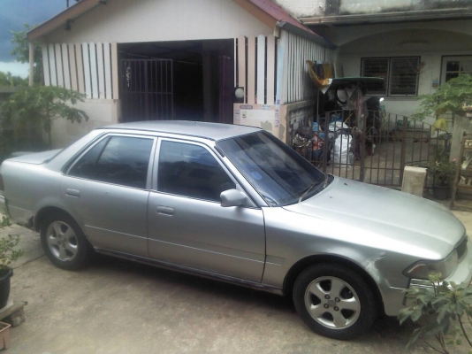 โตโยต้าโคโลน่า แป๊ะยิ้ม