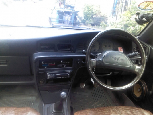 โตโยต้าโคโลน่า แป๊ะยิ้ม