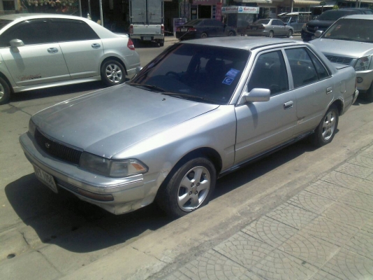 โตโยต้าโคโลน่า แป๊ะยิ้ม