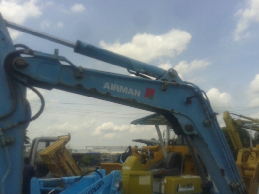 รถแบคโฮมีหัวเจาะ