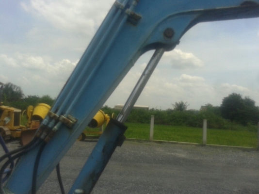 รถแบคโฮมีหัวเจาะ