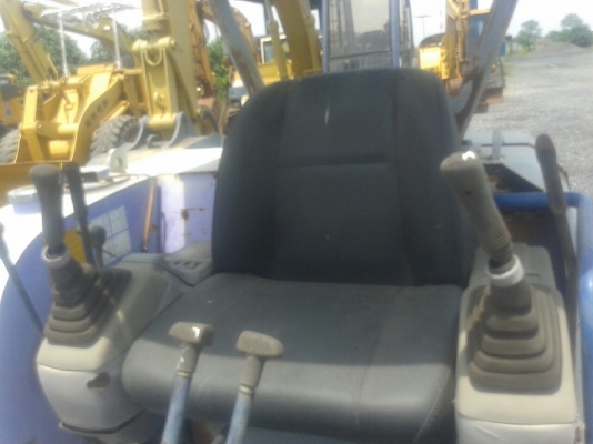 รถแบคโฮมีหัวเจาะ