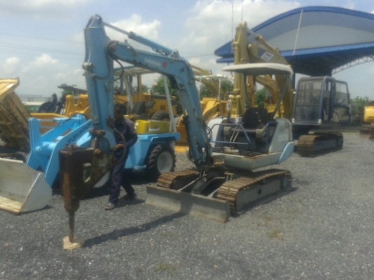 รถแบคโฮมีหัวเจาะ