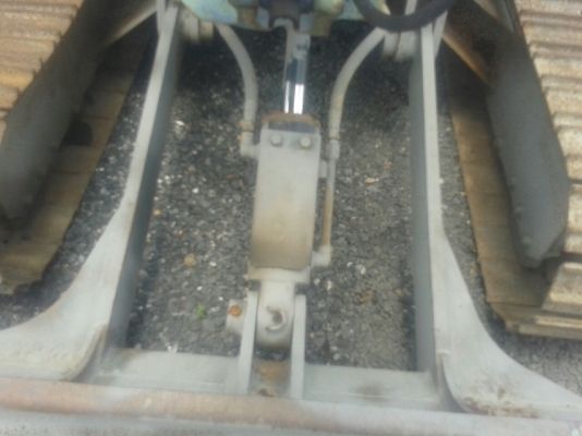 รถแบคโฮมีหัวเจาะ