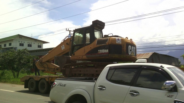 ขายด่วนรถแนคโฮCAT320Dรถนำเขามีเล่มทะเบืยนทำงาน10859