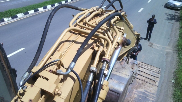 ขายด่วนรถแนคโฮCAT320Dรถนำเขามีเล่มทะเบืยนทำงาน10859