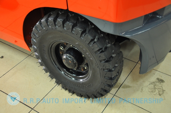 ขายรถโฟล์คลิฟท์มือสอง TOYOTA รุ่น 8FGL15 ราคา 265,000 บาท นำเข้าจากประเทศญี่ปุ่น 100\% ไม่เคยใช้งานในไทย