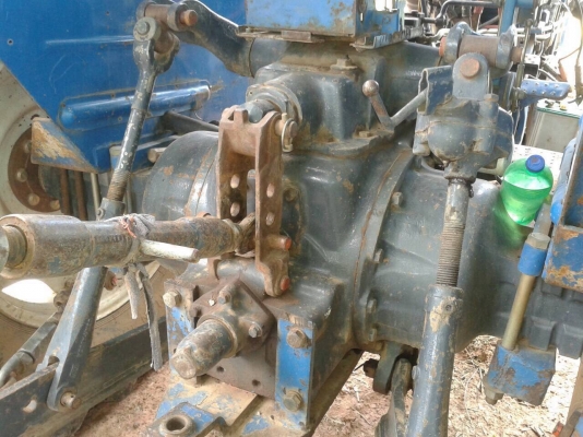 ขายรถไถฟอร์ด 6600 T3 สภาพสวยเต็มทุกอย่าง เอกสารเล่มทะเบียนพร้อมโอน อุปกรณ์มีผานดันหน้า และผาน 5