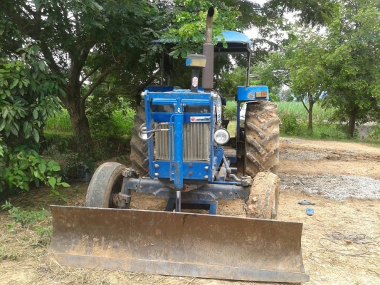 ขายรถไถฟอร์ด 6600 T3 สภาพสวยเต็มทุกอย่าง เอกสารเล่มทะเบียนพร้อมโอน อุปกรณ์มีผานดันหน้า และผาน 5