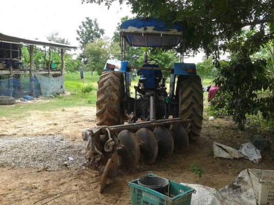 ขายรถไถฟอร์ด 6600 T3 สภาพสวยเต็มทุกอย่าง เอกสารเล่มทะเบียนพร้อมโอน อุปกรณ์มีผานดันหน้า และผาน 5