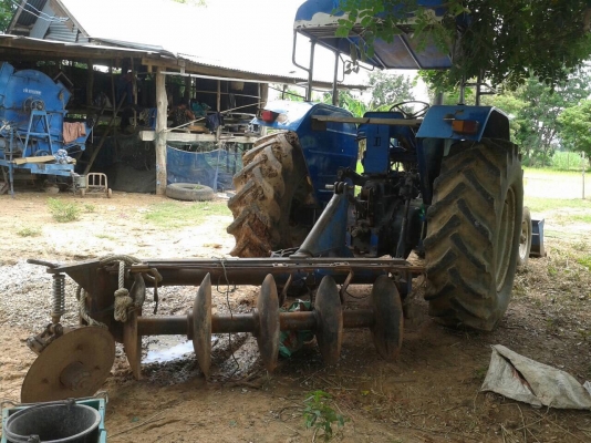 ขายรถไถฟอร์ด 6600 T3 สภาพสวยเต็มทุกอย่าง เอกสารเล่มทะเบียนพร้อมโอน อุปกรณ์มีผานดันหน้า และผาน 5