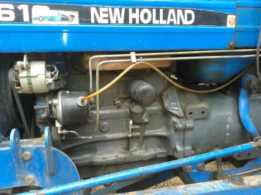 ขายรถไถฟอร์ด 6600 T3 สภาพสวยเต็มทุกอย่าง เอกสารเล่มทะเบียนพร้อมโอน อุปกรณ์มีผานดันหน้า และผาน 5