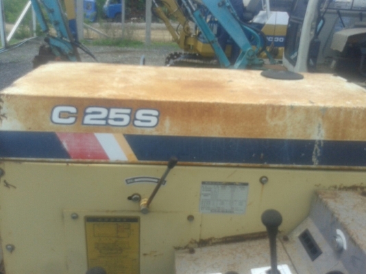 รถแบคโฮ มีบุ้งกี๋ รถแบคโฮ มีบุ้งกี๋