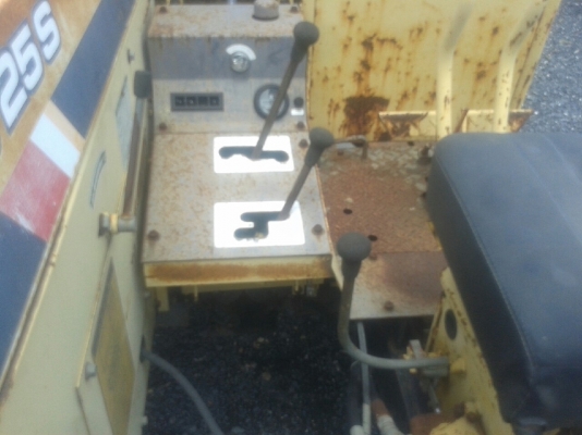 รถแบคโฮ มีบุ้งกี๋ รถแบคโฮ มีบุ้งกี๋