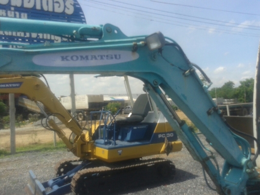 รถแบคโฮมีหัวเจาะ