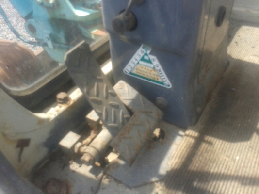 รถแบคโฮมีหัวเจาะ