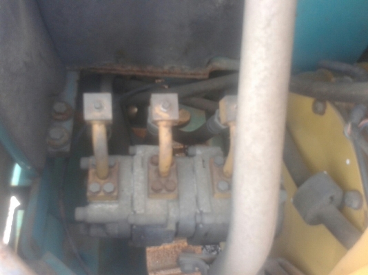 รถแบคโฮมีหัวเจาะ