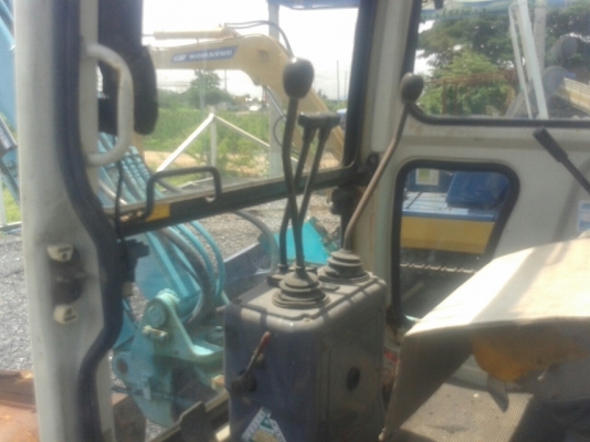 รถแบคโฮมีหัวเจาะ