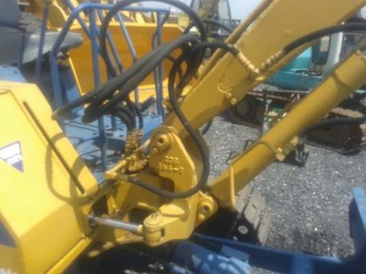 รถแบคโฮ KOMATSU PC30