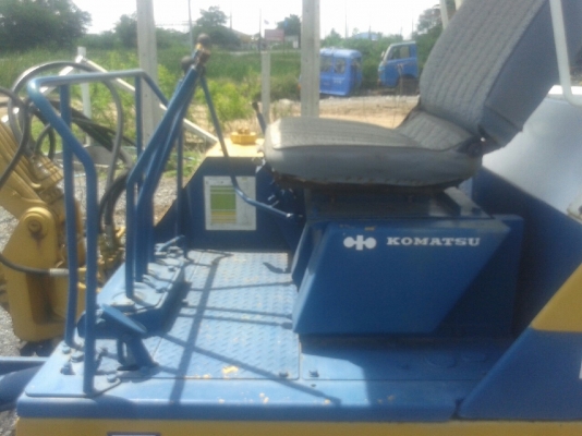 รถแบคโฮ KOMATSU PC30