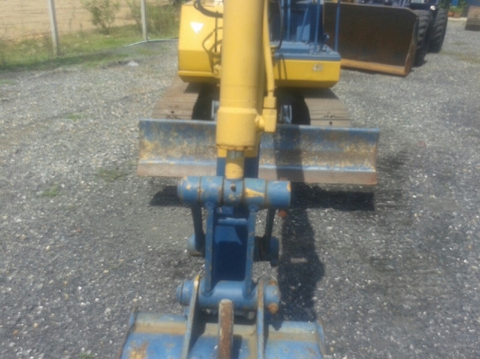 รถแบคโฮ KOMATSU PC30