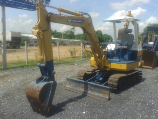 รถแบคโฮ KOMATSU PC30