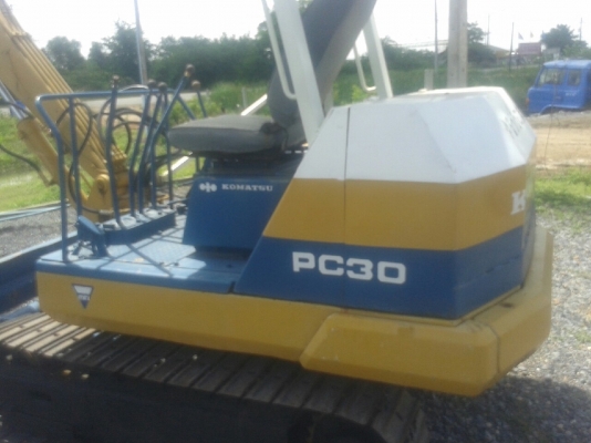 รถแบคโฮ KOMATSU PC30