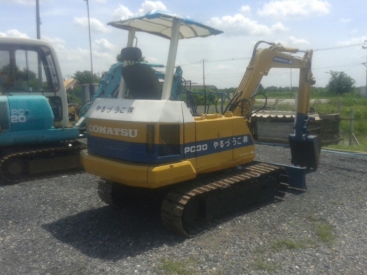 รถแบคโฮ KOMATSU PC30