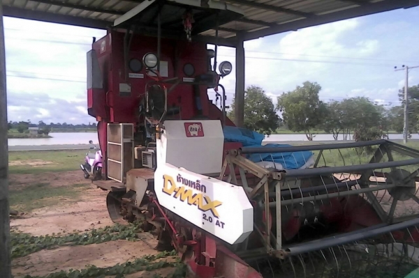 ขายรถเกี่ยวข้าว ช้างเหล็ก ดีแม็ก 2.0 ออโต้ อุ้ม 1.2 ตัน