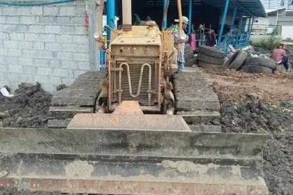 แทรคเตอร์ KOMATSU D2-5สใล5ทิศทาง เกียรตัดตีนเป็ดซื้อเก่านอก2อาทิตย์