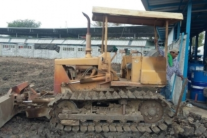 แทรคเตอร์ KOMATSU D2-5สใล5ทิศทาง เกียรตัดตีนเป็ดซื้อเก่านอก2อาทิตย์