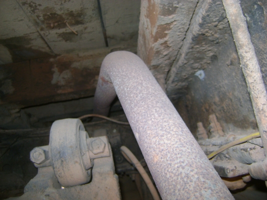 หัวยาว  145 แรง  เกียร์กลาง  2 เพลา  ทะเบียนขาดปี 55   ราคา        270,000  บาท