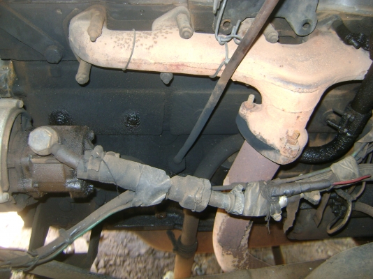 หัวยาว  145 แรง  เกียร์กลาง  2 เพลา  ทะเบียนขาดปี 55   ราคา        270,000  บาท