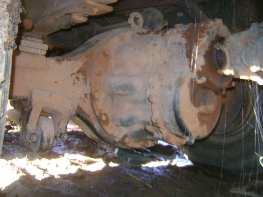 หัวยาว  145 แรง  เกียร์กลาง  2 เพลา  ทะเบียนขาดปี 55   ราคา        270,000  บาท